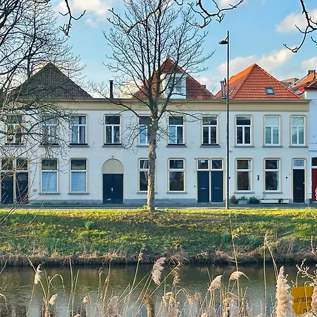 Near Grote Markt Апартаменты Бреда